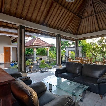Villa Amari By Wizzela Batumadeg Exterior photo